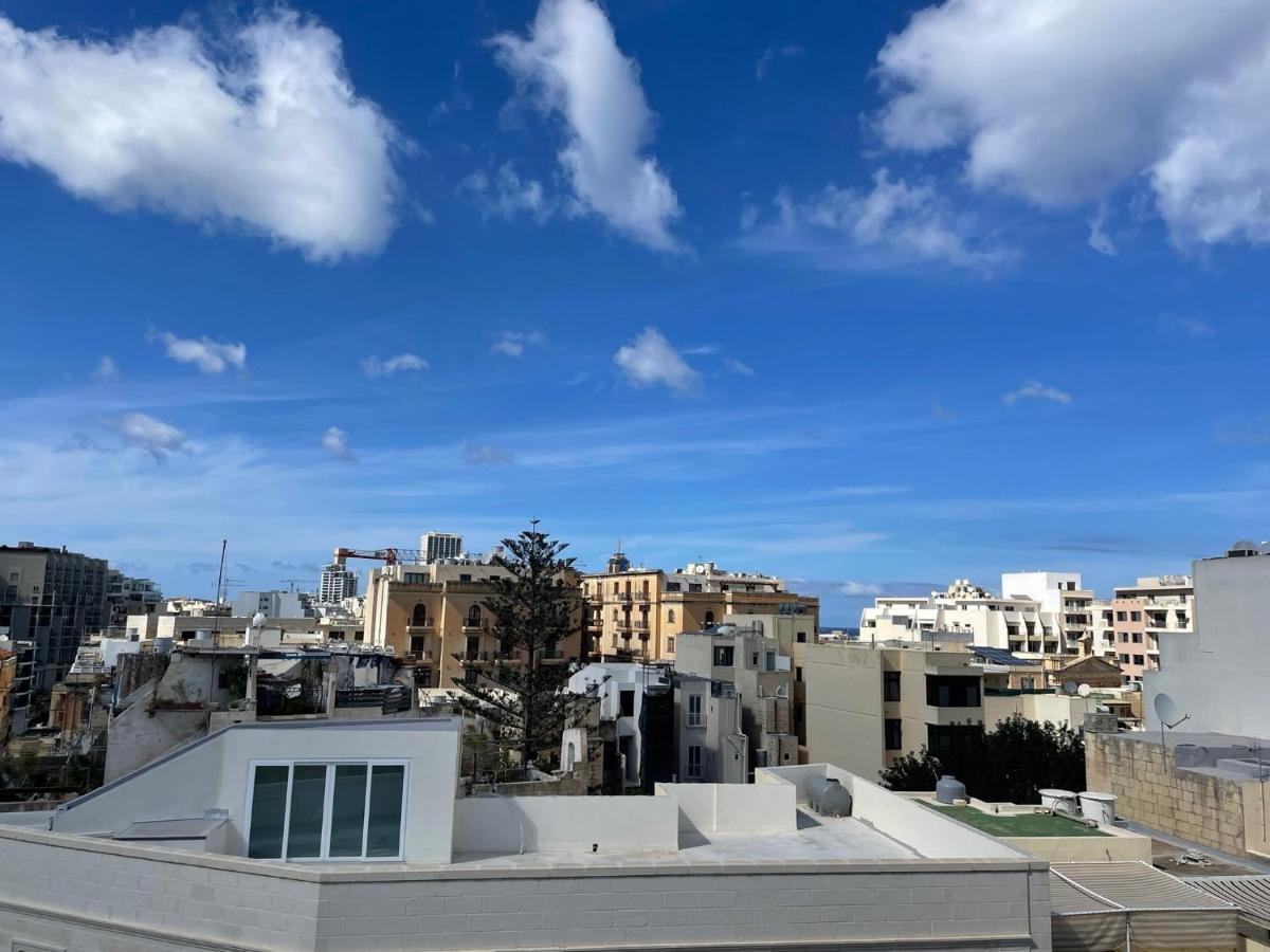 Simons Apartments Minutes Away From Balluta Bay And St Julians Sliema Exterior foto