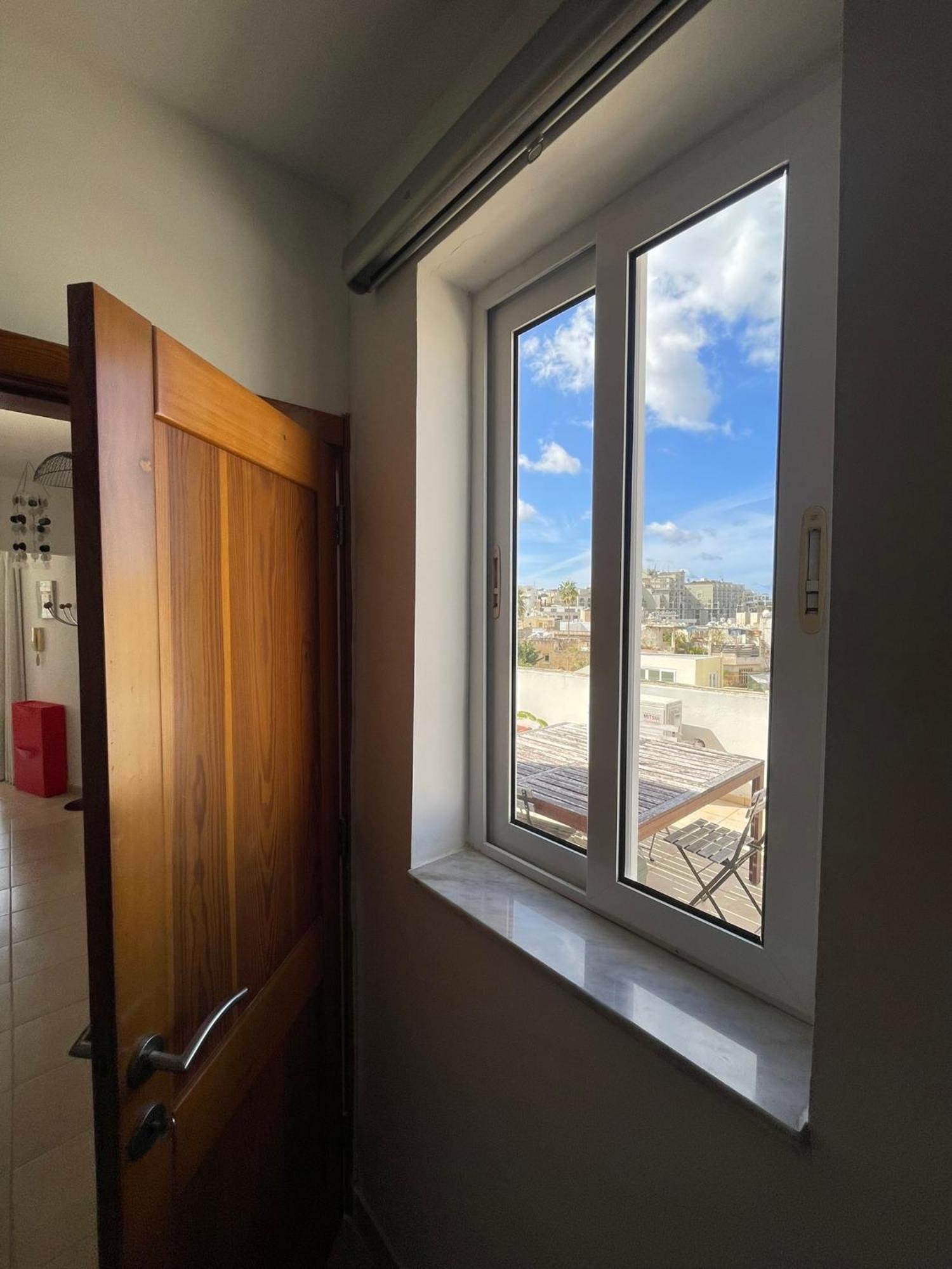 Simons Apartments Minutes Away From Balluta Bay And St Julians Sliema Exterior foto