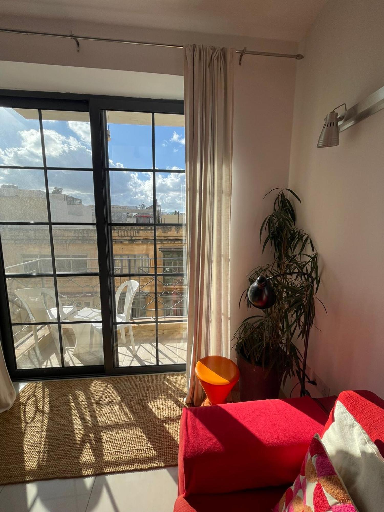 Simons Apartments Minutes Away From Balluta Bay And St Julians Sliema Exterior foto