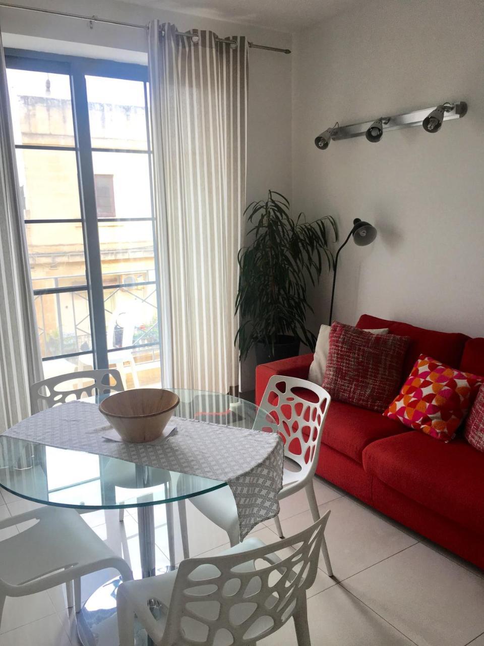 Simons Apartments Minutes Away From Balluta Bay And St Julians Sliema Exterior foto