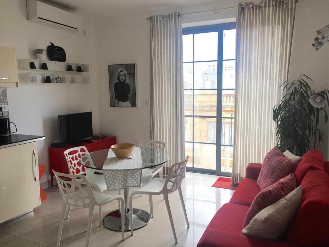 Simons Apartments Minutes Away From Balluta Bay And St Julians Sliema Exterior foto